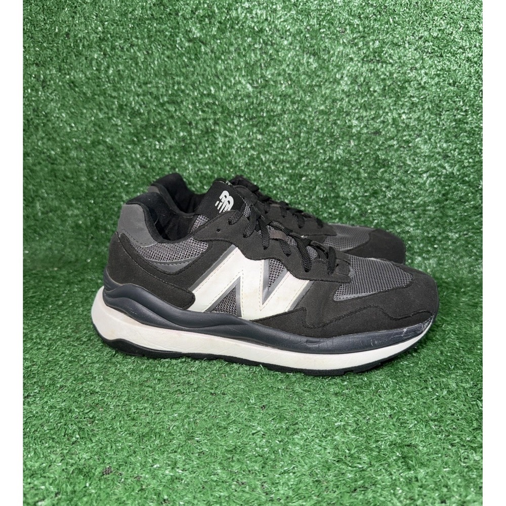 New Balance 57/40 Womens 8.5 Mens 7 Black White Gym Running Shoes‎ Sneakers